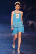 desfiles-cavalera-spverao2004rtw-100