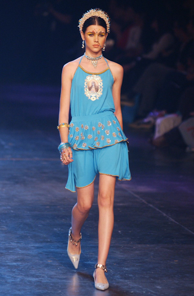 desfiles-cavalera-spverao2004rtw-100