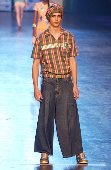 desfiles-cavalera-spverao2004rtw-104
