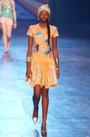 desfiles-cavalera-spverao2004rtw-105