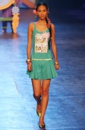 desfiles-cavalera-spverao2004rtw-111
