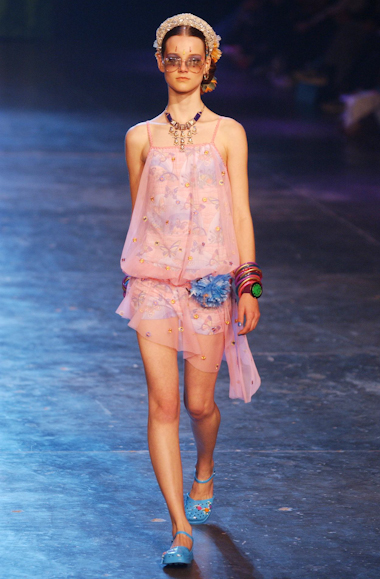 desfiles-cavalera-spverao2004rtw-113
