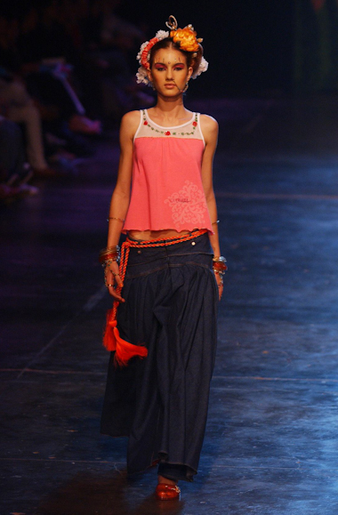 desfiles-cavalera-spverao2004rtw-124