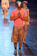 desfiles-cavalera-spverao2004rtw-137