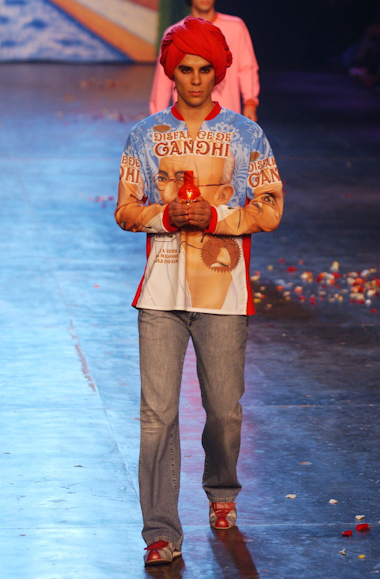 desfiles-cavalera-spverao2004rtw-143