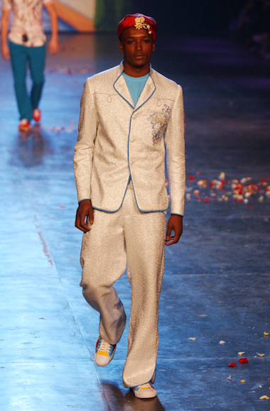 desfiles-cavalera-spverao2004rtw-149