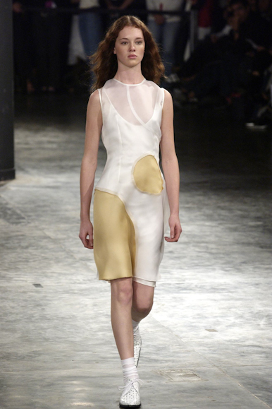 desfiles-fausehaten-spverao2004rtw-121