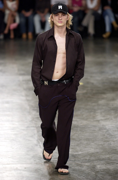 desfiles-fausehatenmen-spverao2004rtw-103