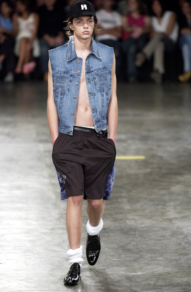 desfiles-fausehatenmen-spverao2004rtw-108