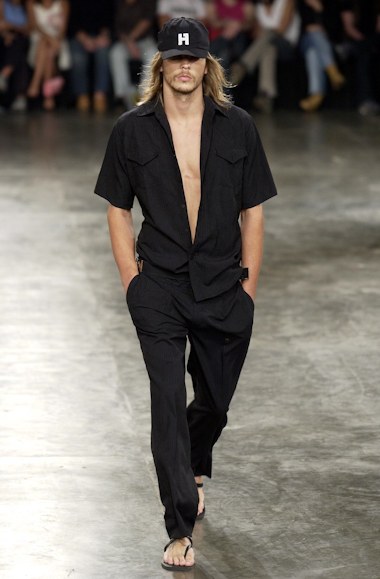 desfiles-fausehatenmen-spverao2004rtw-109
