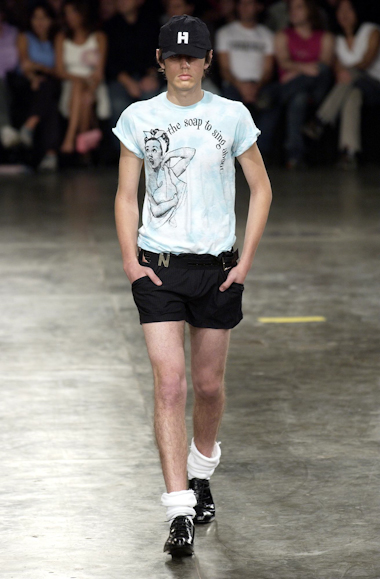 desfiles-fausehatenmen-spverao2004rtw-110