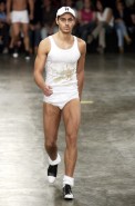 desfiles-fausehatenmen-spverao2004rtw-114