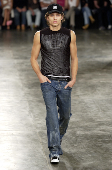 desfiles-fausehatenmen-spverao2004rtw-121