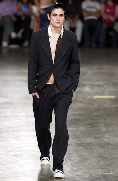 desfiles-fausehatenmen-spverao2004rtw-123