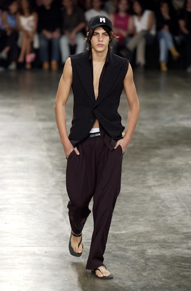 desfiles-fausehatenmen-spverao2004rtw-125