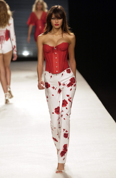 desfiles-forum-spverao2004rtw-104