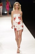 desfiles-forum-spverao2004rtw-106