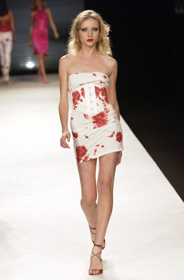 desfiles-forum-spverao2004rtw-106