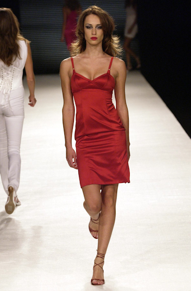 desfiles-forum-spverao2004rtw-109