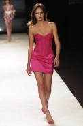 desfiles-forum-spverao2004rtw-112