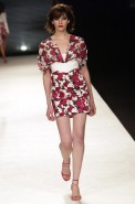 desfiles-forum-spverao2004rtw-113