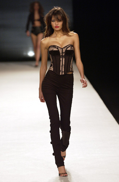 desfiles-forum-spverao2004rtw-137