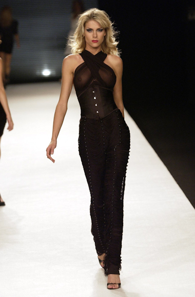 desfiles-forum-spverao2004rtw-141