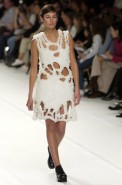 desfiles-gloriacoelho-spverao2004rtw-101