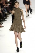 desfiles-gloriacoelho-spverao2004rtw-106