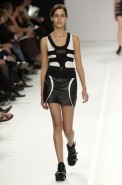 desfiles-gloriacoelho-spverao2004rtw-114