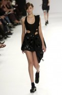 desfiles-gloriacoelho-spverao2004rtw-118