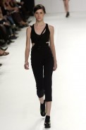 desfiles-gloriacoelho-spverao2004rtw-120