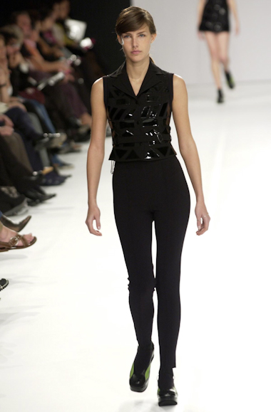 desfiles-gloriacoelho-spverao2004rtw-132