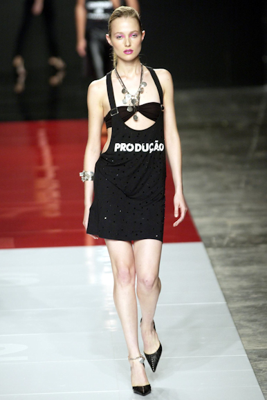 desfiles-iodice-spverao2004rtw-102