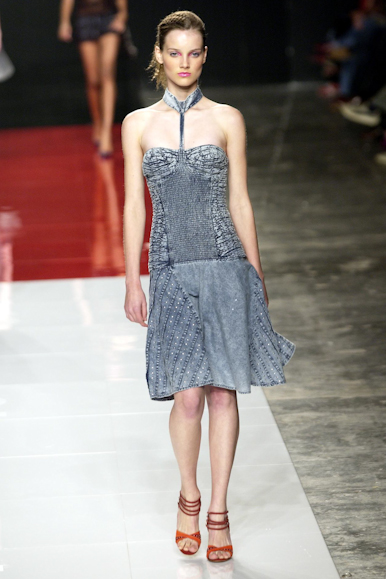 desfiles-iodice-spverao2004rtw-111