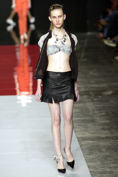 desfiles-iodice-spverao2004rtw-115