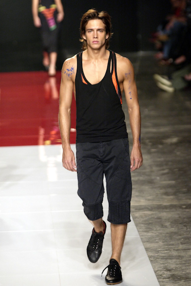 desfiles-iodice-spverao2004rtw-126