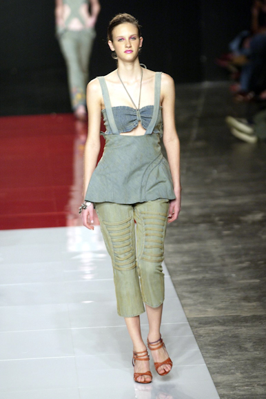 desfiles-iodice-spverao2004rtw-132