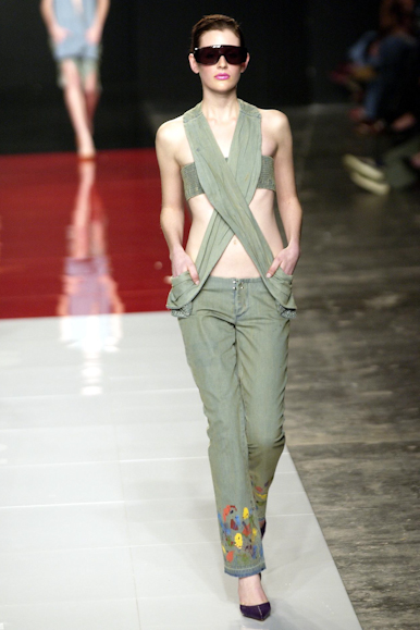 desfiles-iodice-spverao2004rtw-133