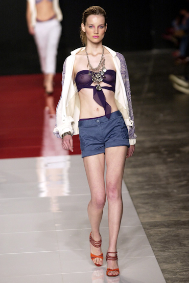 desfiles-iodice-spverao2004rtw-143