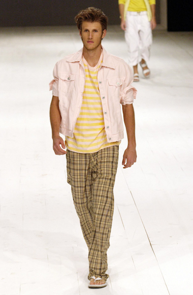 desfiles-ellusmen-spverao2004rtw-135