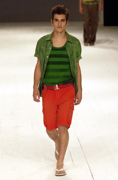 desfiles-ellusmen-spverao2004rtw-137