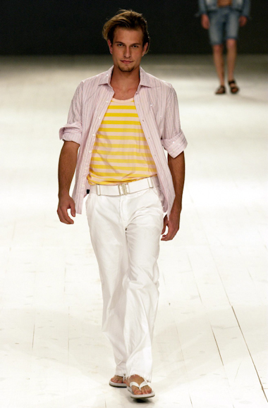 desfiles-ellusmen-spverao2004rtw-147
