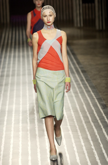 desfiles-jumnakao-spverao2004rtw-112