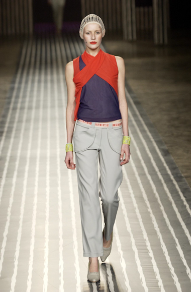 desfiles-jumnakao-spverao2004rtw-113