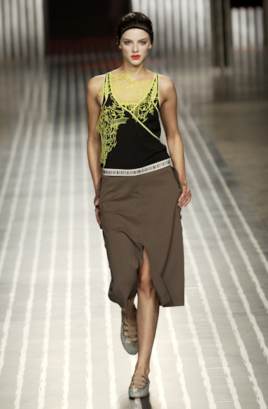 desfiles-jumnakao-spverao2004rtw-122