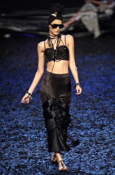 desfiles-linovillaventura-spverao2004rtw-100