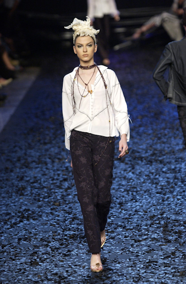 desfiles-linovillaventura-spverao2004rtw-112