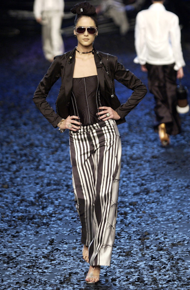 desfiles-linovillaventura-spverao2004rtw-114