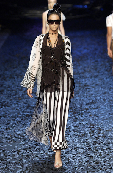 desfiles-linovillaventura-spverao2004rtw-122